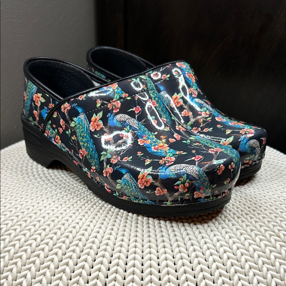 BJORK Professional Peacock Leather Clogs